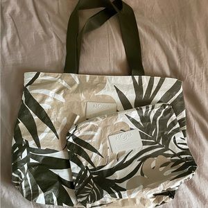 Aloha Collection Day Tripper and Mid Pouch